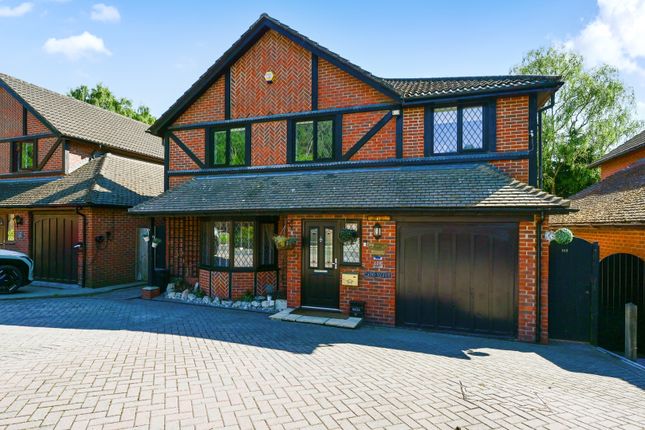 Harvard Road, Sandhurst GU47 5 bed detached house for sale