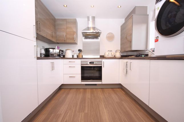 2 bed flat