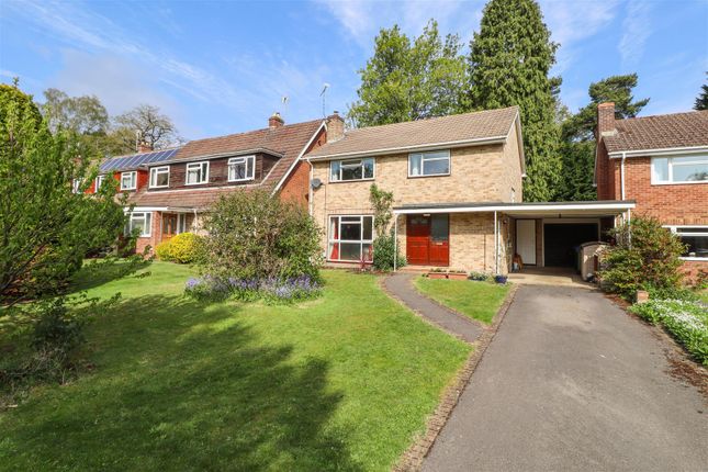 4 bedroom link detached house for sale