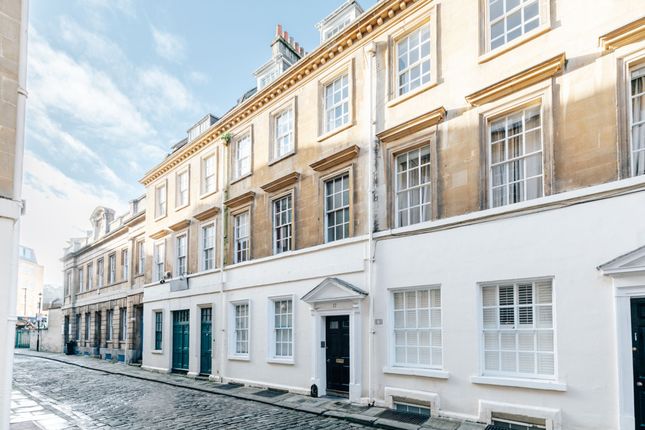 3 bedroom maisonette for sale