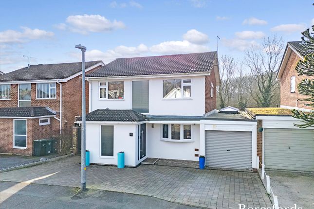 4 bedroom link detached house for sale