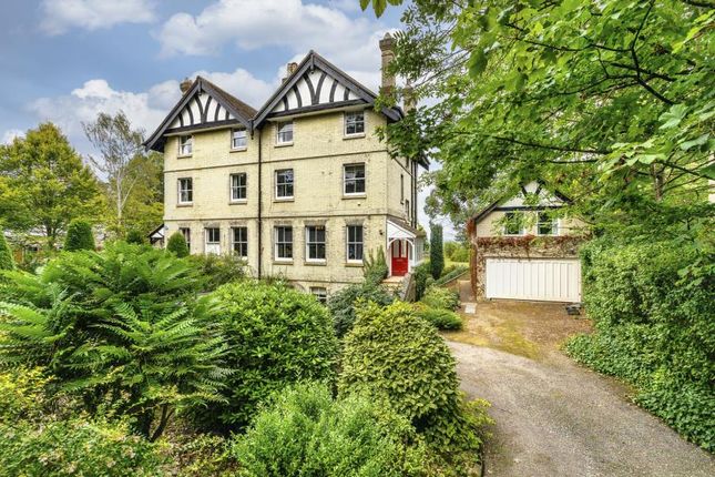 5 bedroom semi-detached house for sale