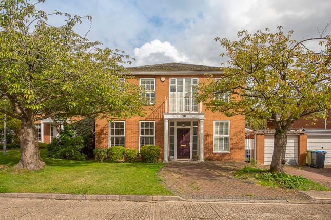 4 bed detached house