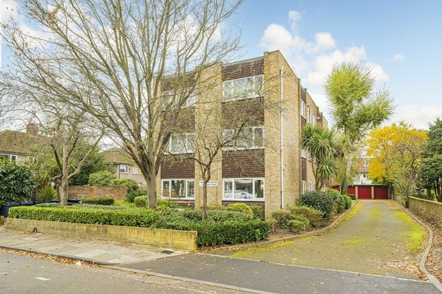 Manor Road, Twickenham TW2 2 bed flat for sale