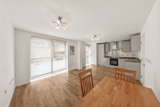 The Greenway, London NW9 2 bed apartment for sale