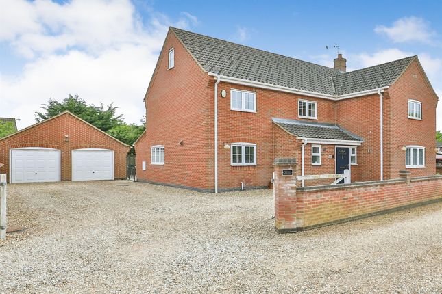 6 bedroom detached house for sale