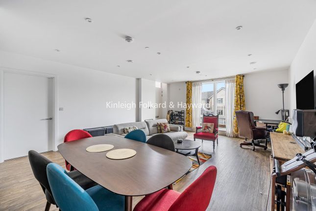 Oakwood Crescent, Muswell Hill... 2 bed flat for sale