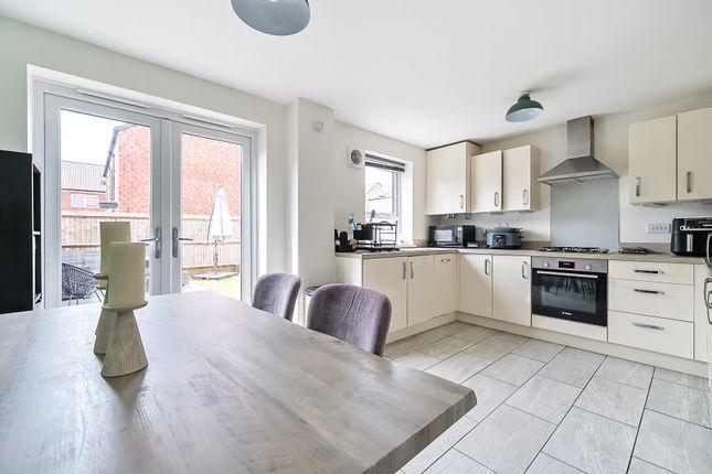 Crossman Road, Bristol BS37 3 bed end of terrace house for sale