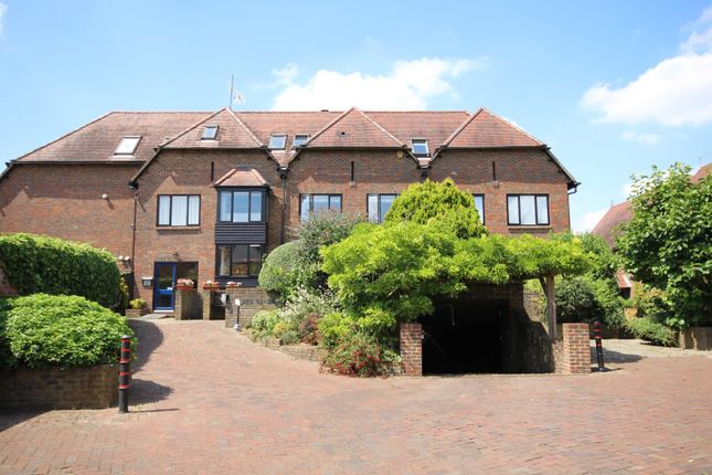 Adam Court, Oxfordshire RG9 2 bed apartment for sale