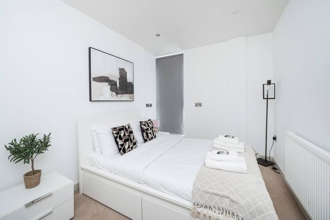 Shore Place, South Hackney, London, E9 3 bed flat for sale