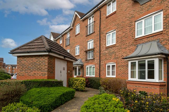 Kingsfield Way, Redhill 2 bed house for sale