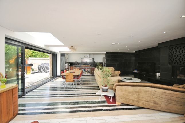 4 bed property
