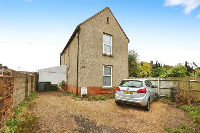 3 bed detached house