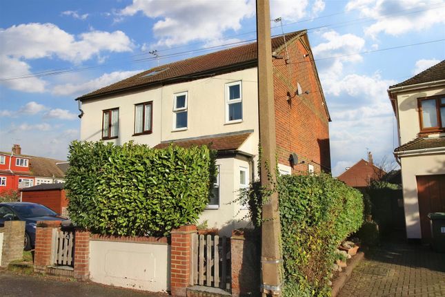 Lampits Hill, Corringham... 2 bed semi
