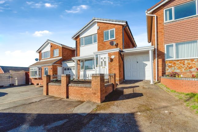 3 bedroom link detached house for sale