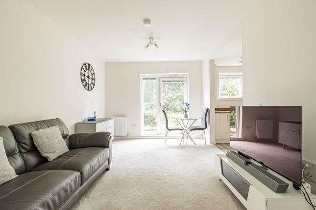 1 bedroom ground floor flat for sale