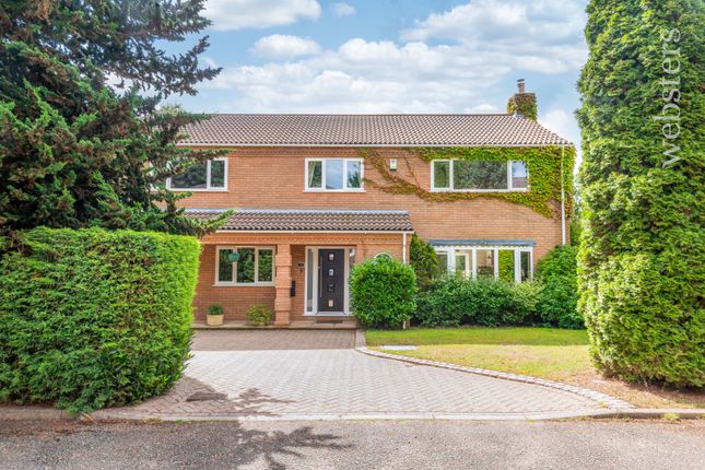 6 bedroom detached house for sale