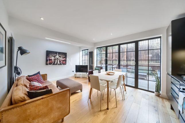 Thorparch Road, London, SW8 2 bed ground floor maisonette for sale