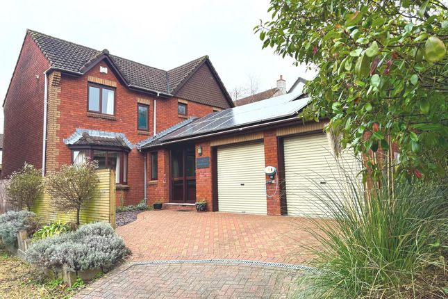 4 bed detached house