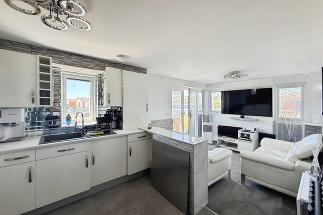 2 bed flat