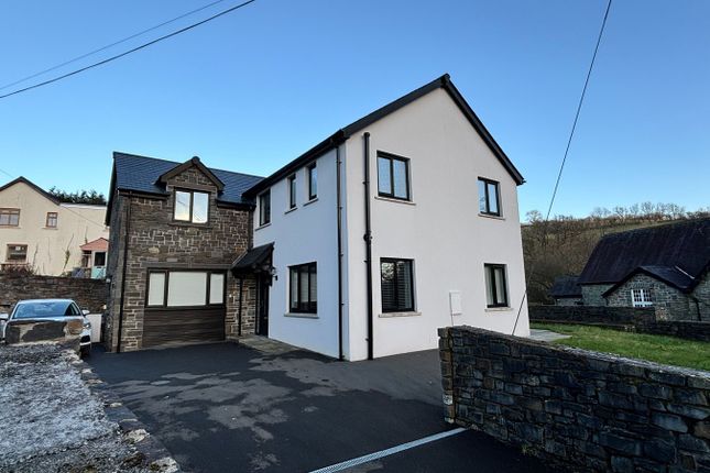 Carmarthen SA32 4 bed detached house for sale