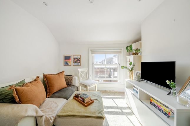 St John's Hill, Battersea, London, SW11 1 bed flat for sale