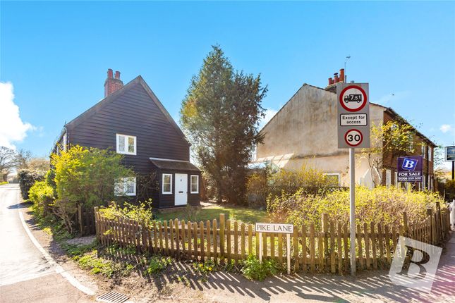 St. Marys Lane, Upminster, RM14 2 bed detached house for sale