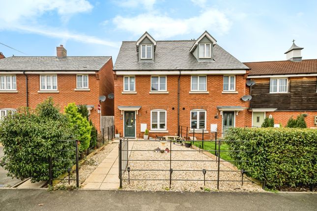 3 bedroom town house for sale