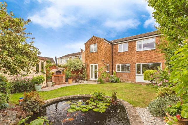 5 bedroom semi-detached house for sale
