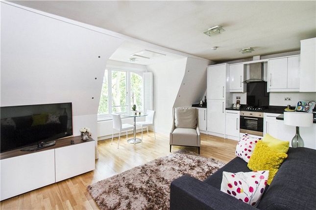 Chiswick High Road, Chiswick, London 2 bed flat for sale