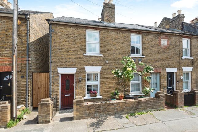 New Road, Hounslow TW3 2 bed end of terrace house for sale