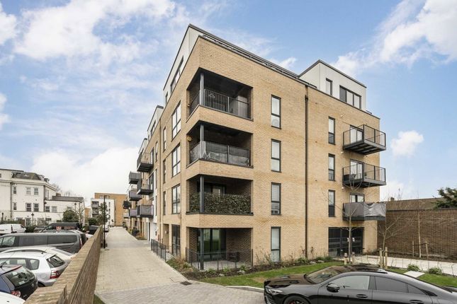 Reeve Street, Feltham TW13 2 bed flat for sale