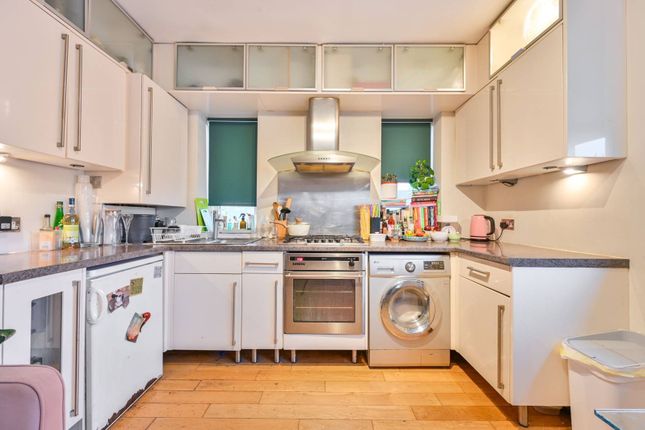 Brewster Gardens, North Kensington... 1 bed flat for sale