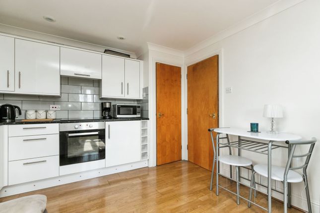 2 bed flat
