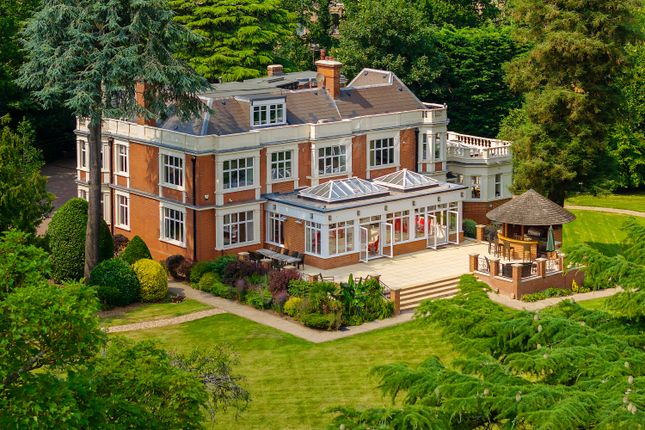 7 bed detached house
