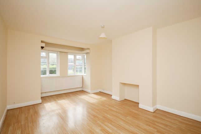 Horn Lane, Acton 2 bed flat for sale