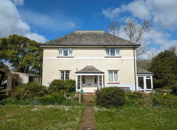 4 bed detached house