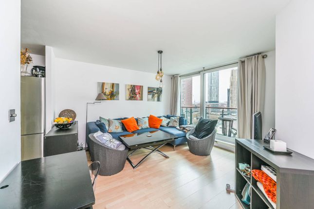 St George Wharf, Vauxhall, London, SW8 2 bed flat for sale