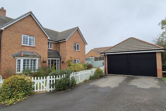 4 bed detached house