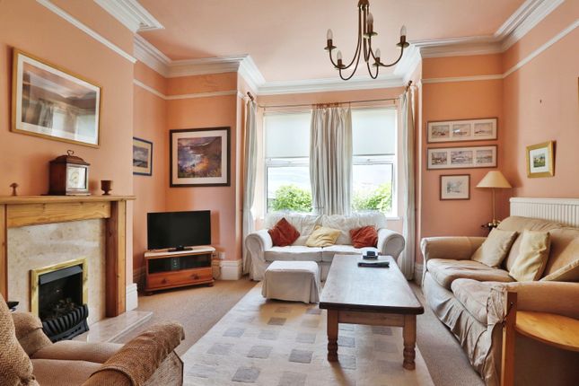 Queen Street, Withernsea, HU19 2HH 5 bed townhouse for sale