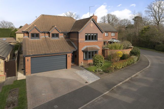 4 bed detached house
