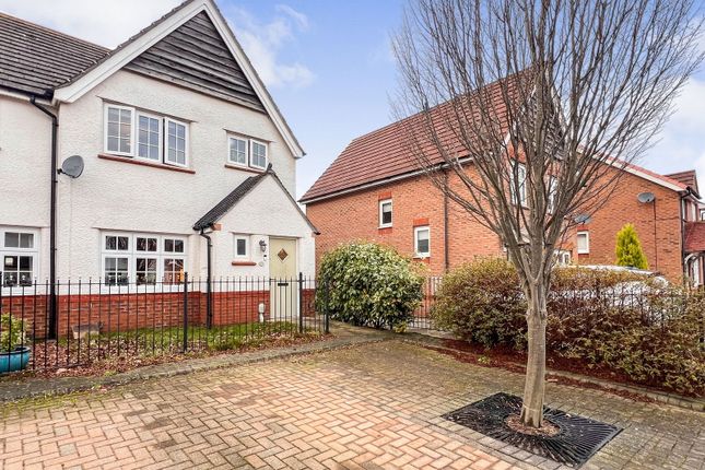 Holtby Avenue, Cottingham HU16 3 bed end of terrace house for sale