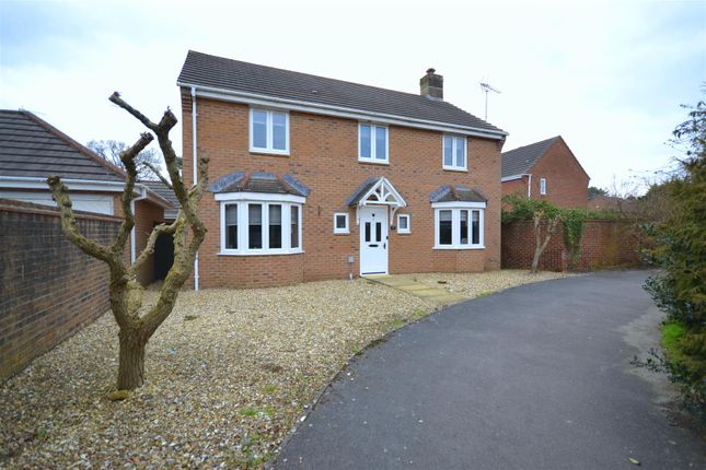 4 bed detached house