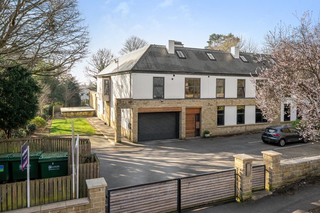 Allerton Park, Leeds LS7 2 bed flat for sale