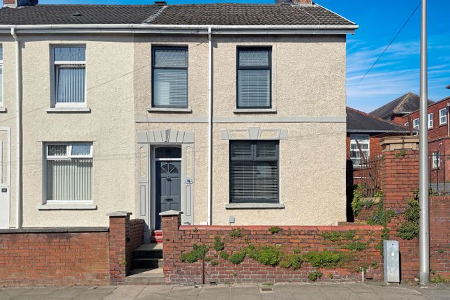 3 bed end terrace house