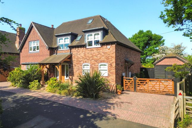 4 bed detached house