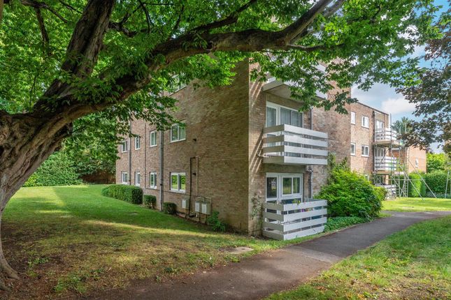 3 bedroom flat for sale