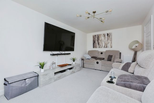 6 bedroom detached house for sale