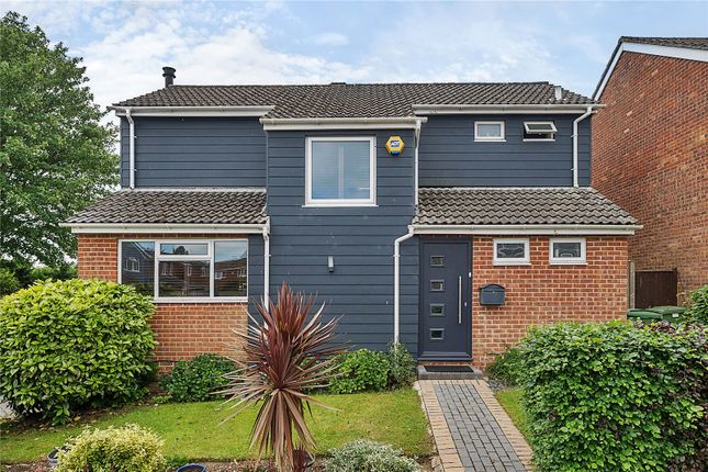 Kestrel Close, Clanfield... 3 bed detached house for sale