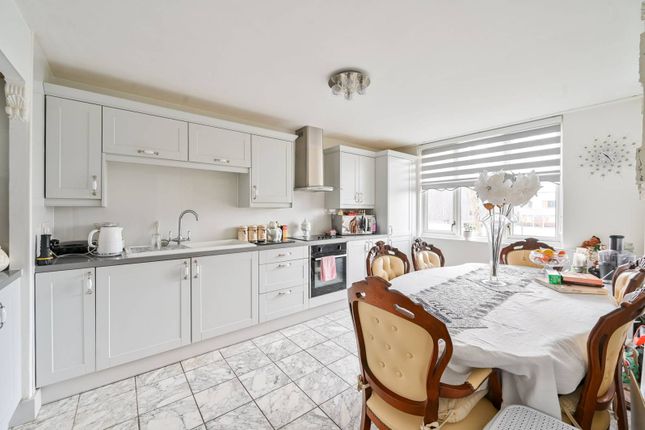 Laxley Close, Camberwell, London, SE5 3 bed maisonette for sale